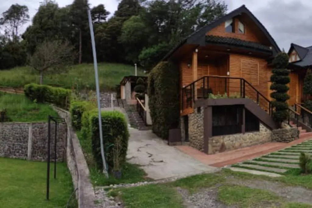 Сasa de vacaciones Encantadora Quinta Con Jacuzzi Y Turco Para 5 Huespedes Cerca Del Centro Historico Cuenca