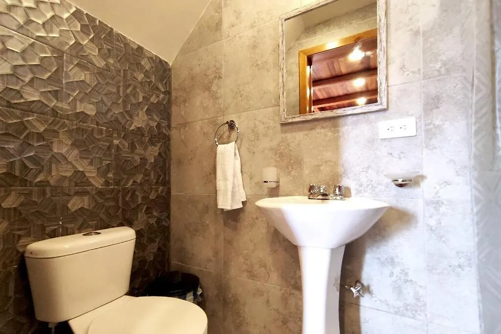 Сasa de vacaciones Encantadora Quinta Con Jacuzzi Y Turco Para 5 Huespedes Cerca Del Centro Historico Cuenca Ecuador