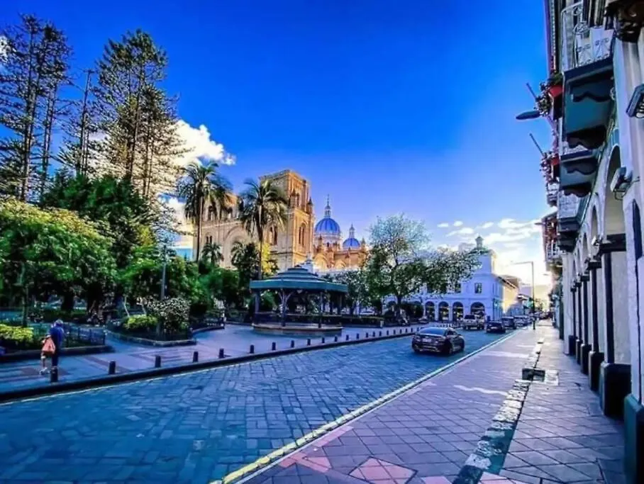 Encantadora Quinta Con Jacuzzi Y Turco Para 5 Huespedes Cerca Del Centro Historico Cuenca 0*,